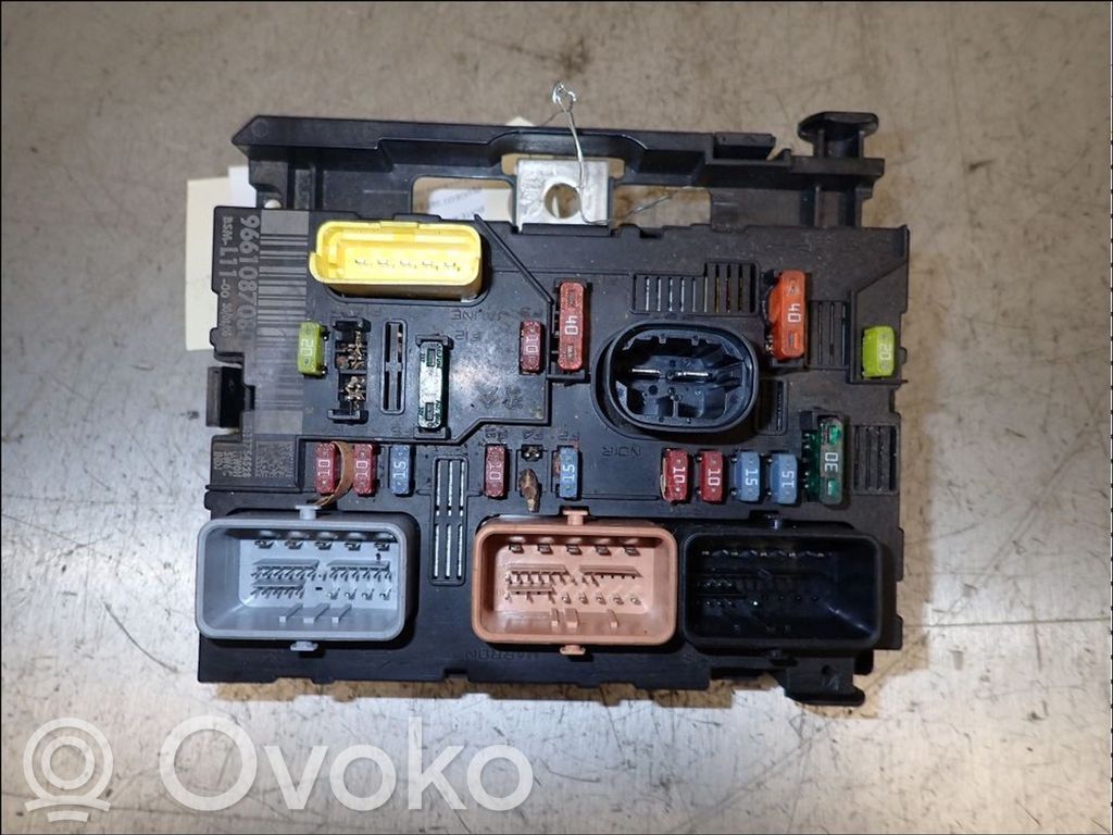 Peugeot 307 Fuse module 