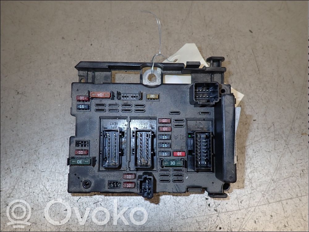 Peugeot 307 Fuse module 
