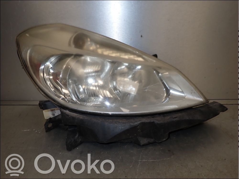 Renault Clio III Lampa przednia 