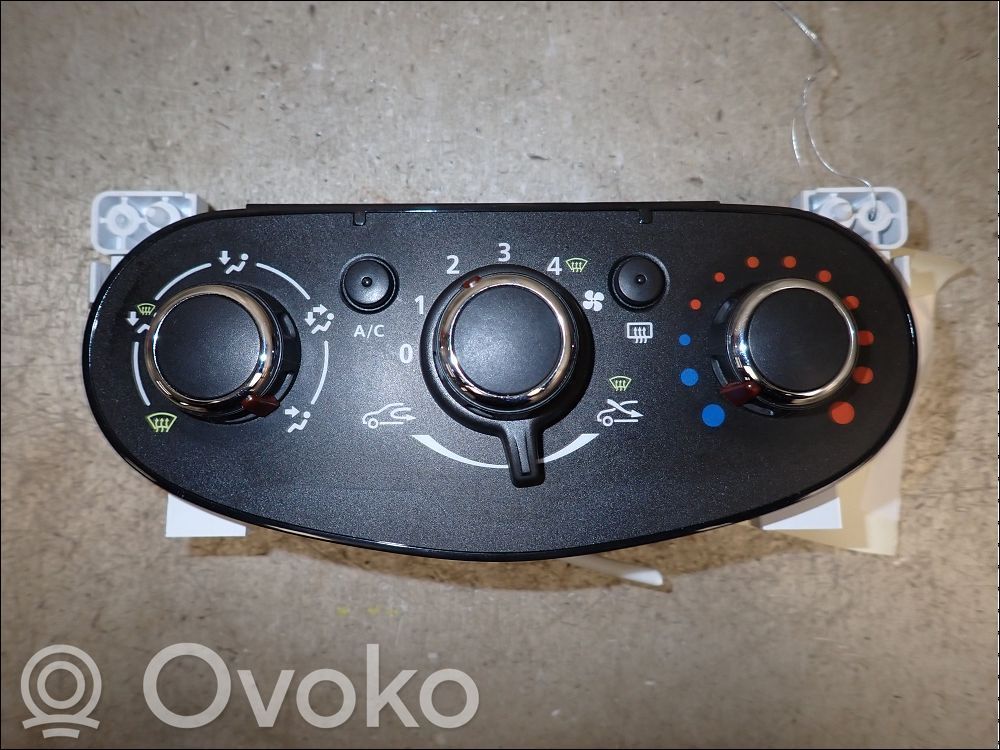 Dacia Duster Climate control unit 