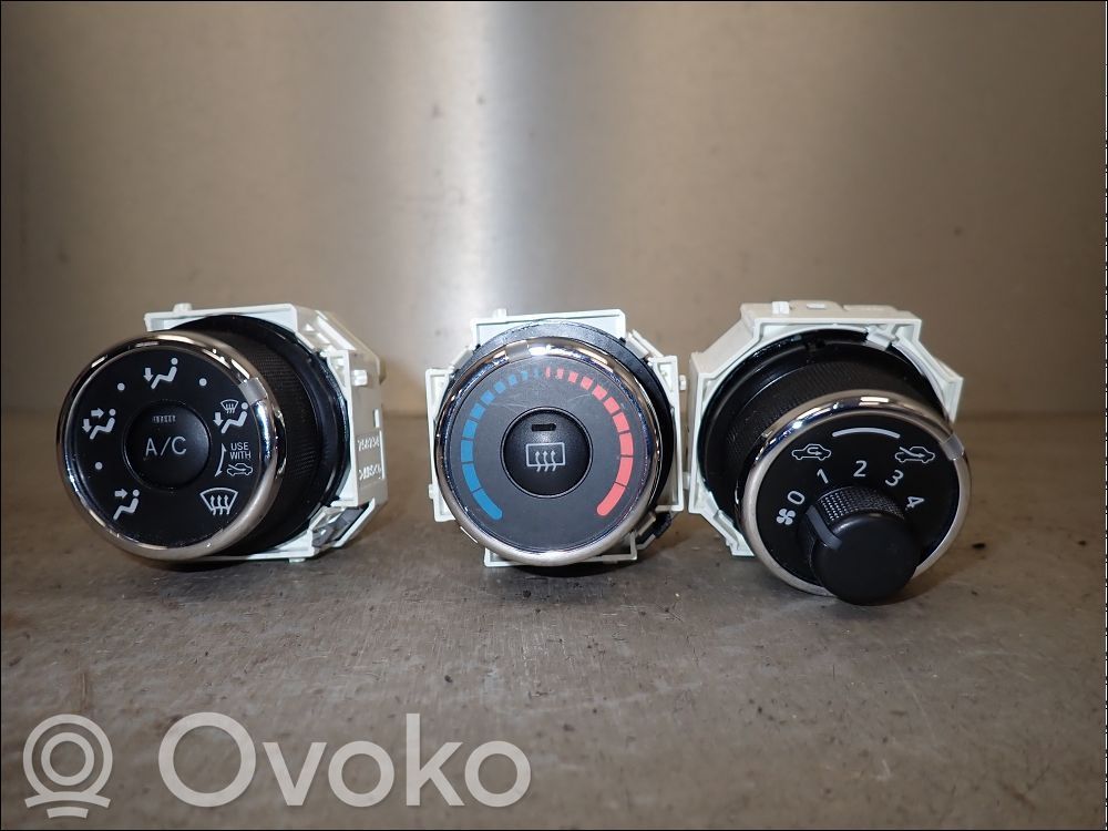Toyota Yaris Panel klimatyzacji 