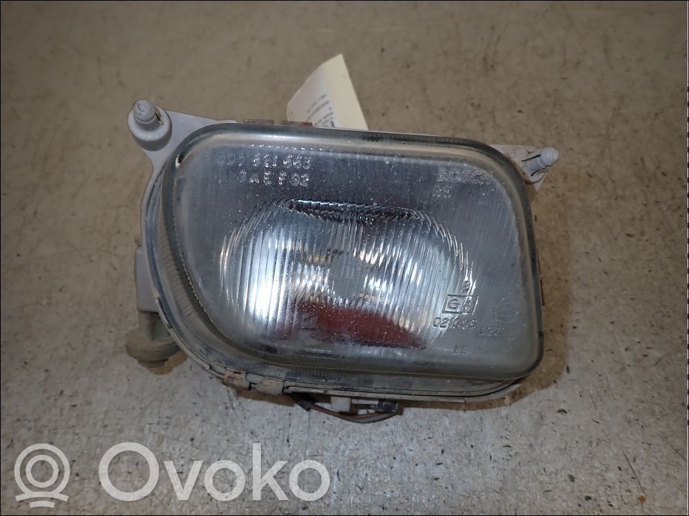 Mercedes-Benz E W210 Etusumuvalo 