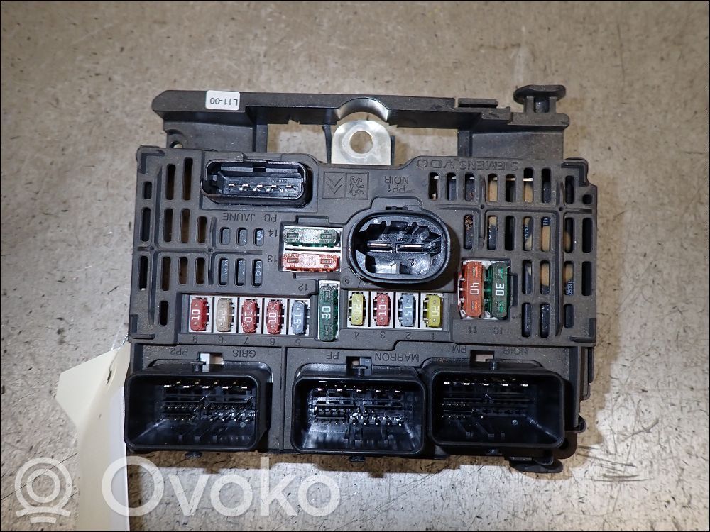 Citroen C4 I Fuse module 