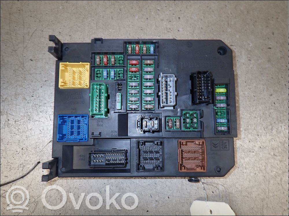 Citroen C4 II Sulakemoduuli 