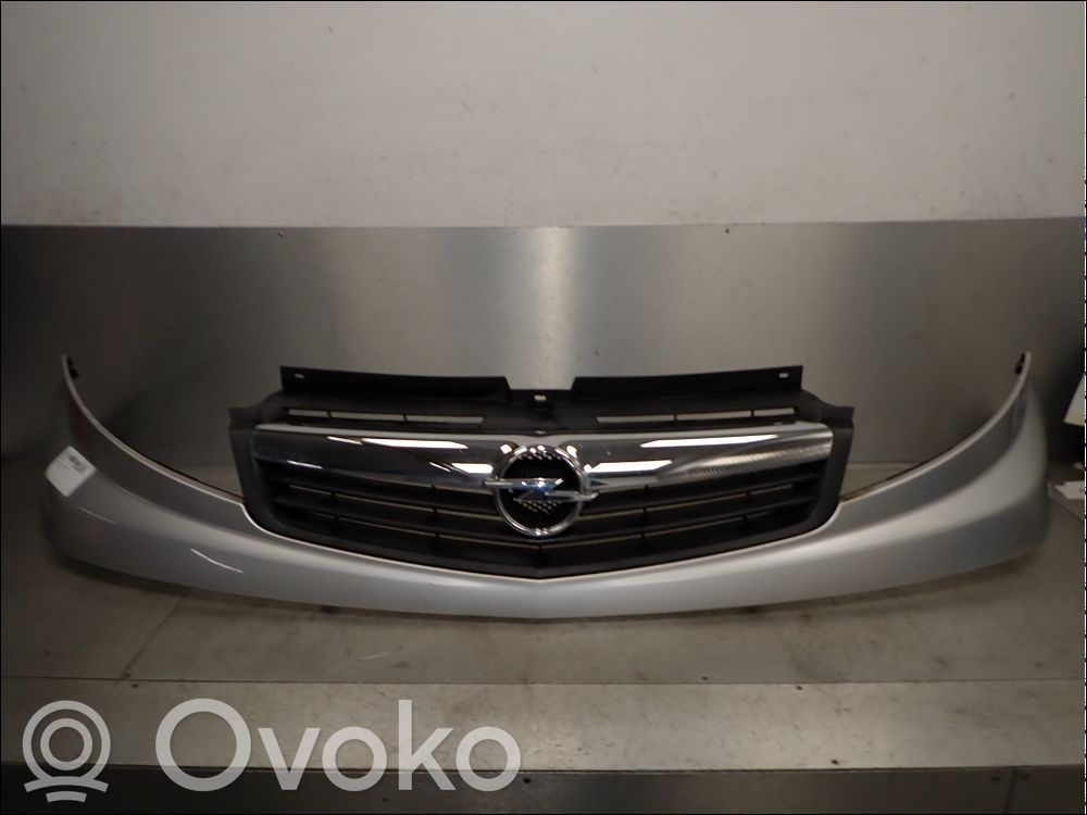 Opel Vivaro Etupuskurin ylempi jäähdytinsäleikkö 