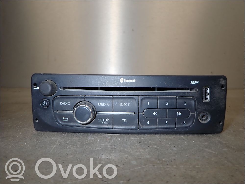 Panel / Radioodtwarzacz CD/DVD/GPS   281157203R