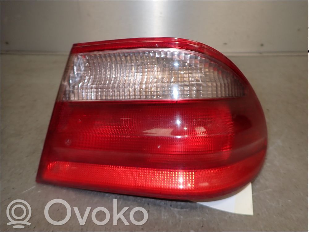 Mercedes-Benz E W210 Lampă spate în caroserie 