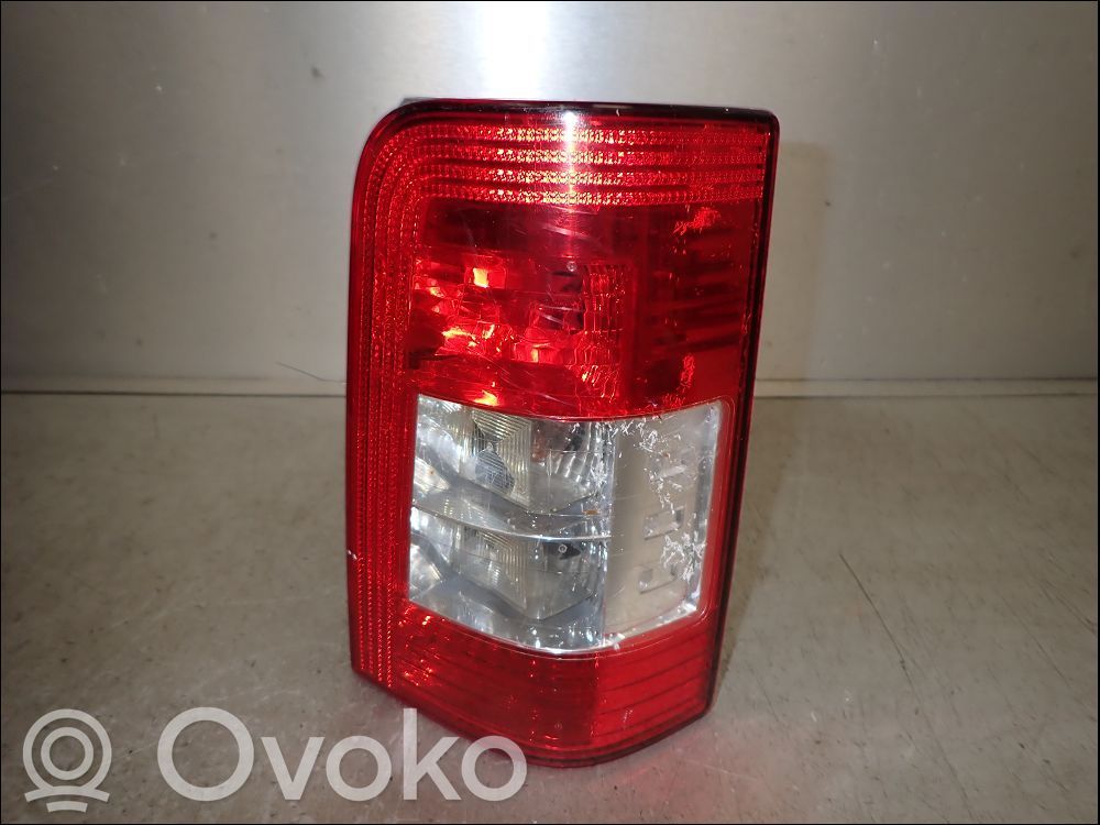 Citroen Berlingo Aizmugurējais lukturis virsbūvē 