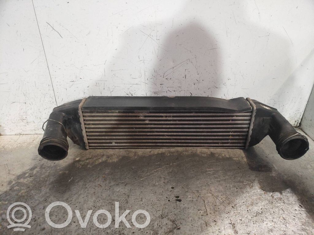 Starpdzesētāja radiators