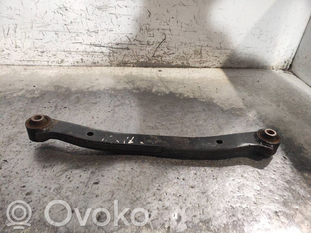 Brazo de suspensión trasero