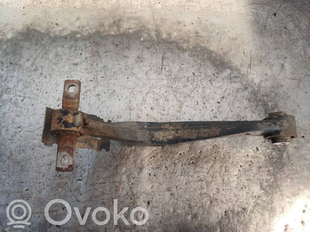 Brazo de suspensión trasero