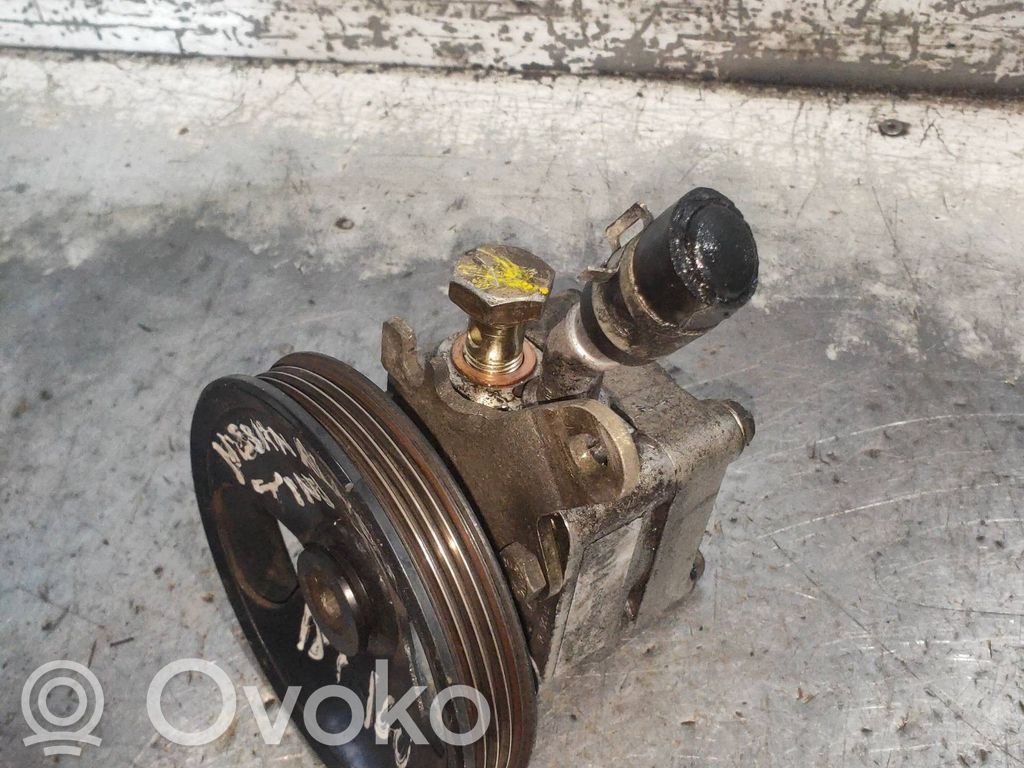 Nissan Almera N16 Pompă servodirecție 