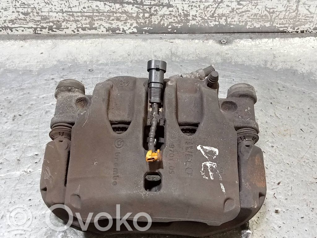 Front brake caliper