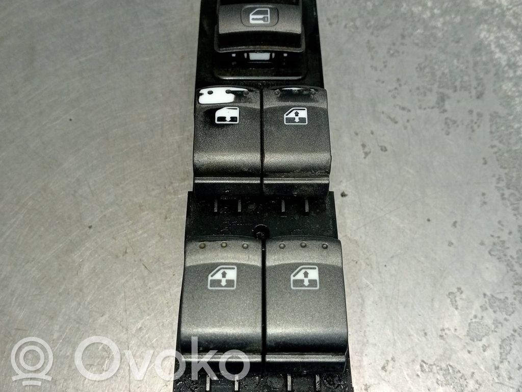 Electric window control switch   2020005299