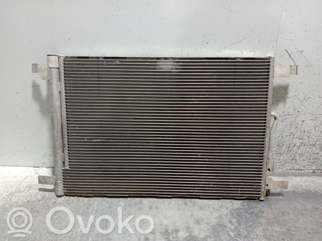 Radiateur condenseur de climatisation