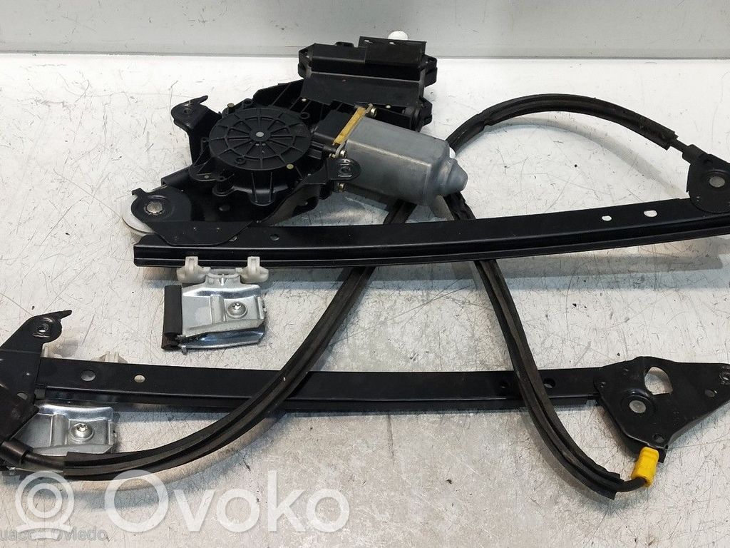 Regulador de puerta trasera con motor
