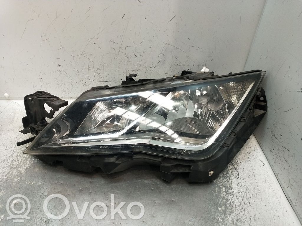 Seat Leon (5F) Phare frontale 