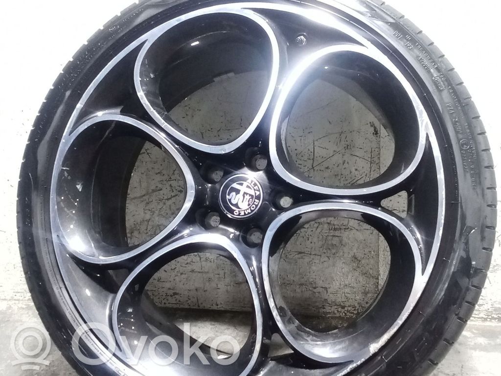 R24-kevytmetallivanne   VERFOTOS