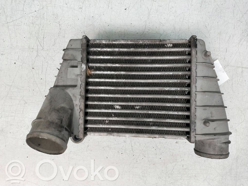 Interkūlerio radiatorius   8L9145806B,848903QB