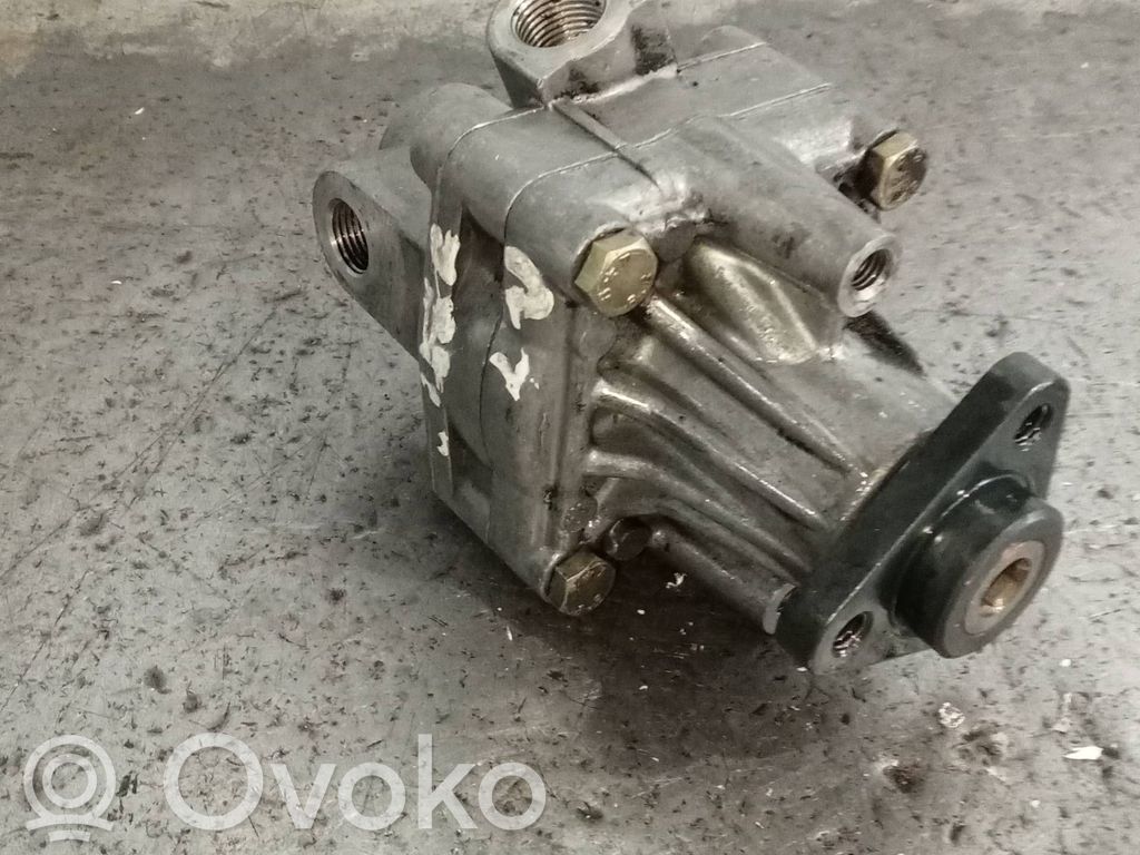 Audi A8 S8 D2 4D Power steering pump 
