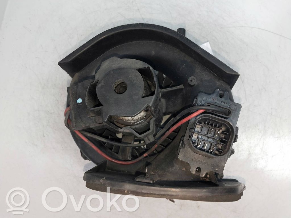 Renault Kangoo I Lämmittimen puhallin 