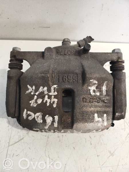 Nissan X-Trail T32 Front brake caliper 