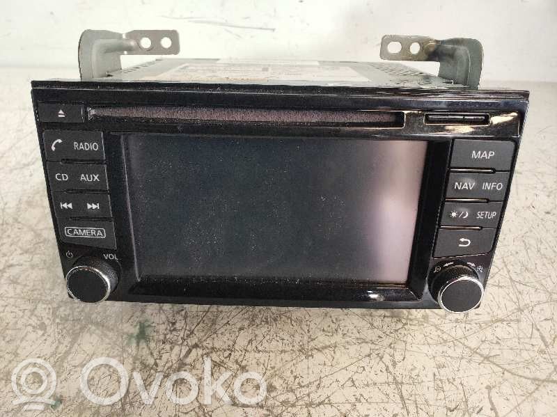 Nissan Juke I F15 Panel / Radioodtwarzacz CD/DVD/GPS 