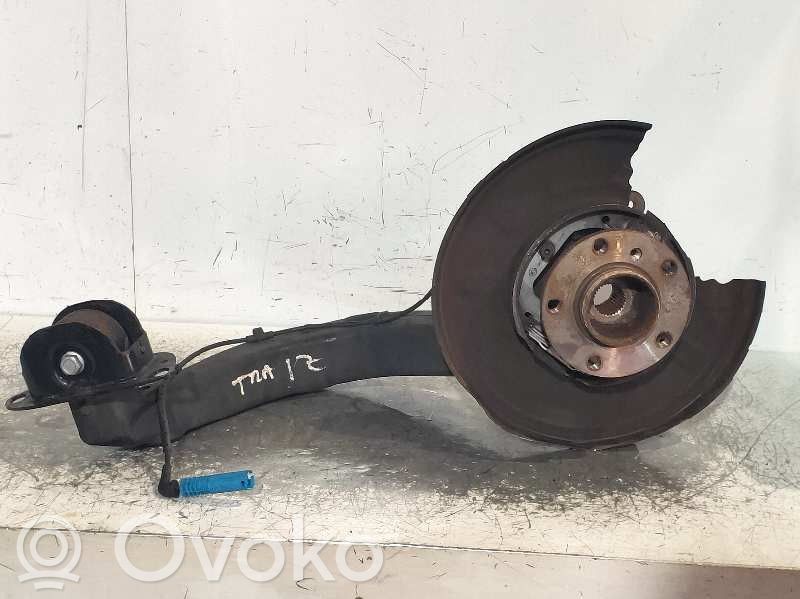 BMW X3 E83 Aizmugurē riteņa rumbas vārpstas šarnīrs (stupica, capfa) 