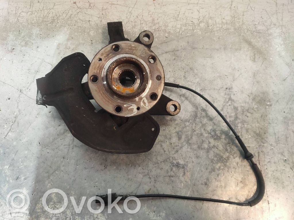 Front wheel hub spindle knuckle