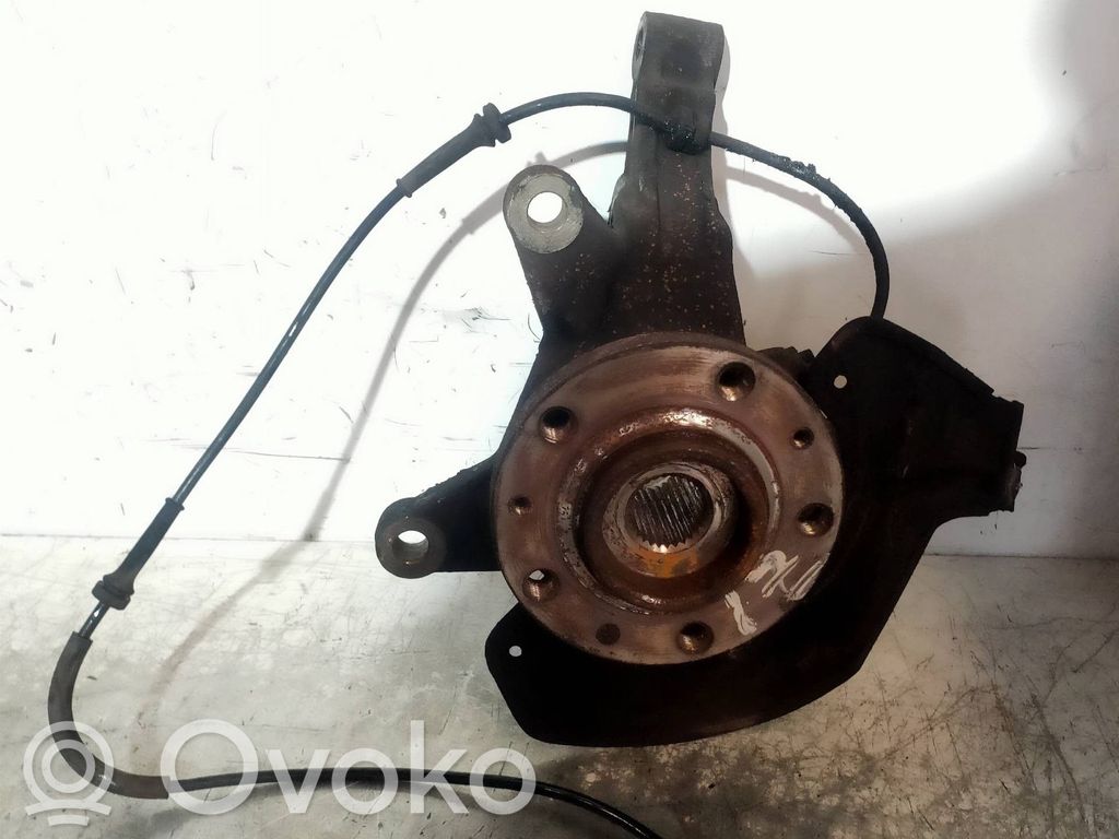 Front wheel hub spindle knuckle