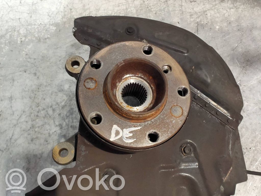 Front wheel hub spindle knuckle