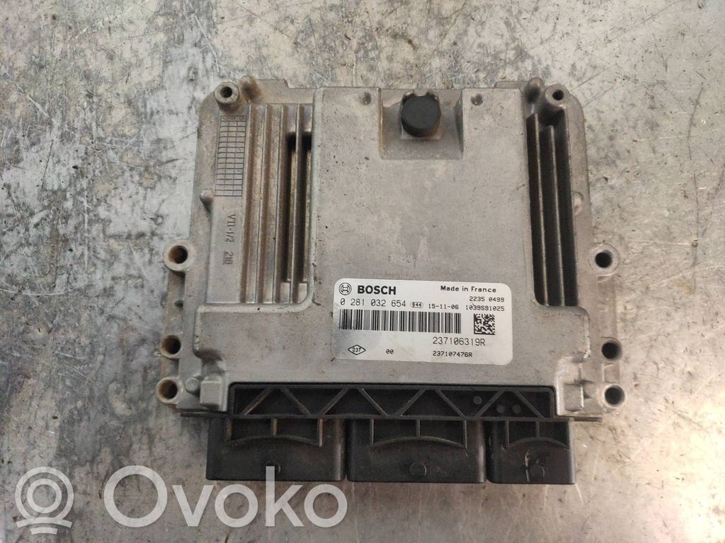 Unidad de control/módulo del motor   0281032654,237106319R,237107476R
