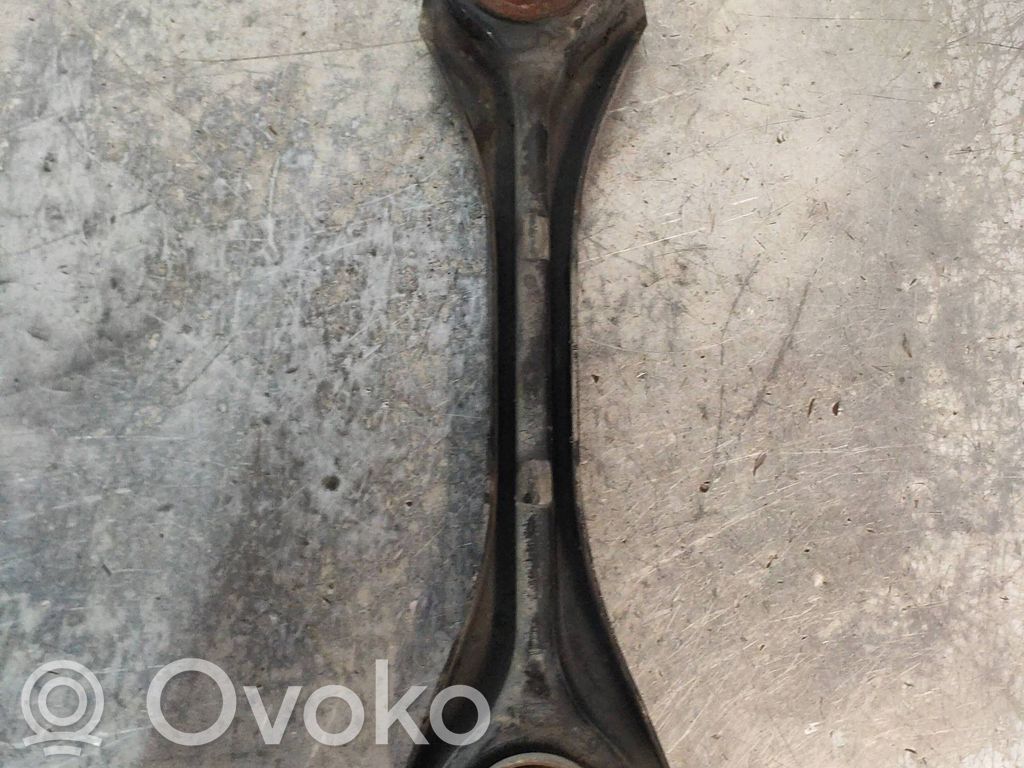 Brazo de suspensión trasero   677798005