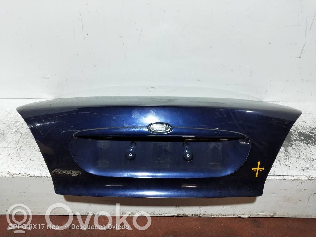 Parcel shelf