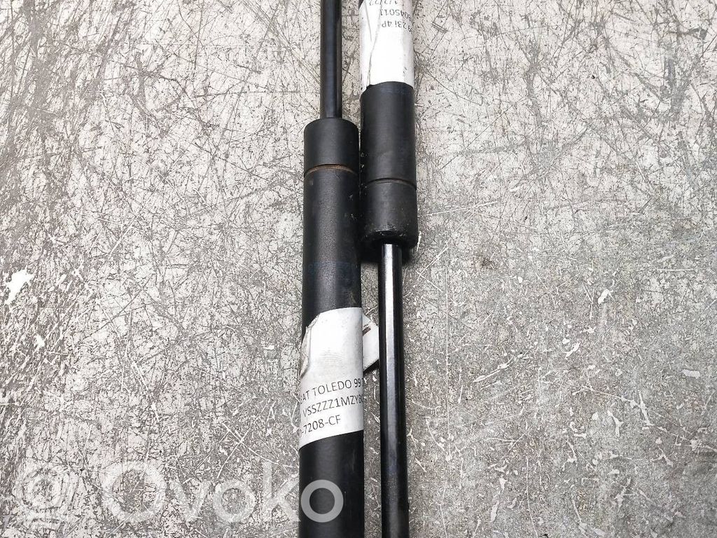 Seat Toledo I (1L) Tailgate/trunk strut/damper 