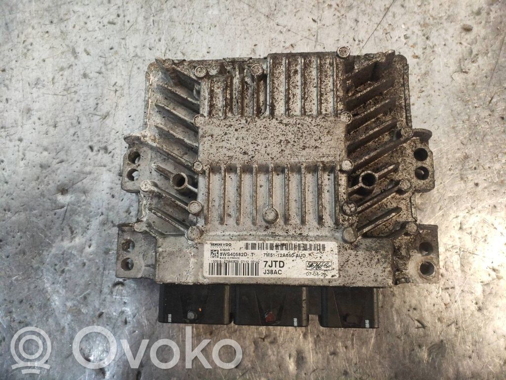 Ford C-MAX I Engine control unit/module 