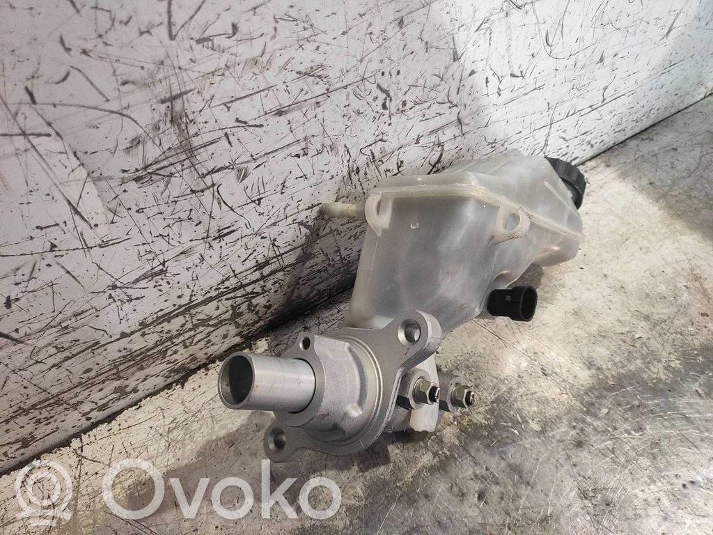 Bomba de freno   0204Y21817