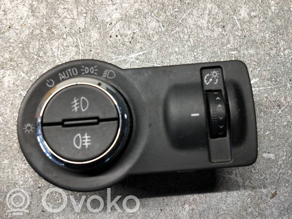 Panel lighting control switch   22901659,321841
