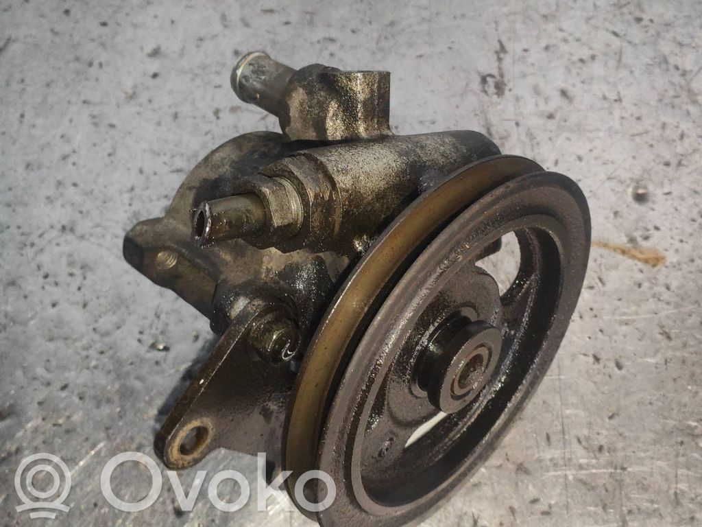 Opel Corsa B Power steering pump 