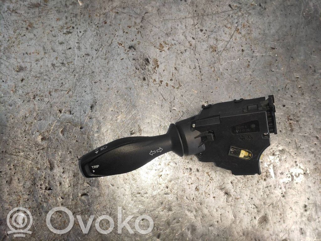 Interruptor de control del panel de luces   8A6T13335BC
