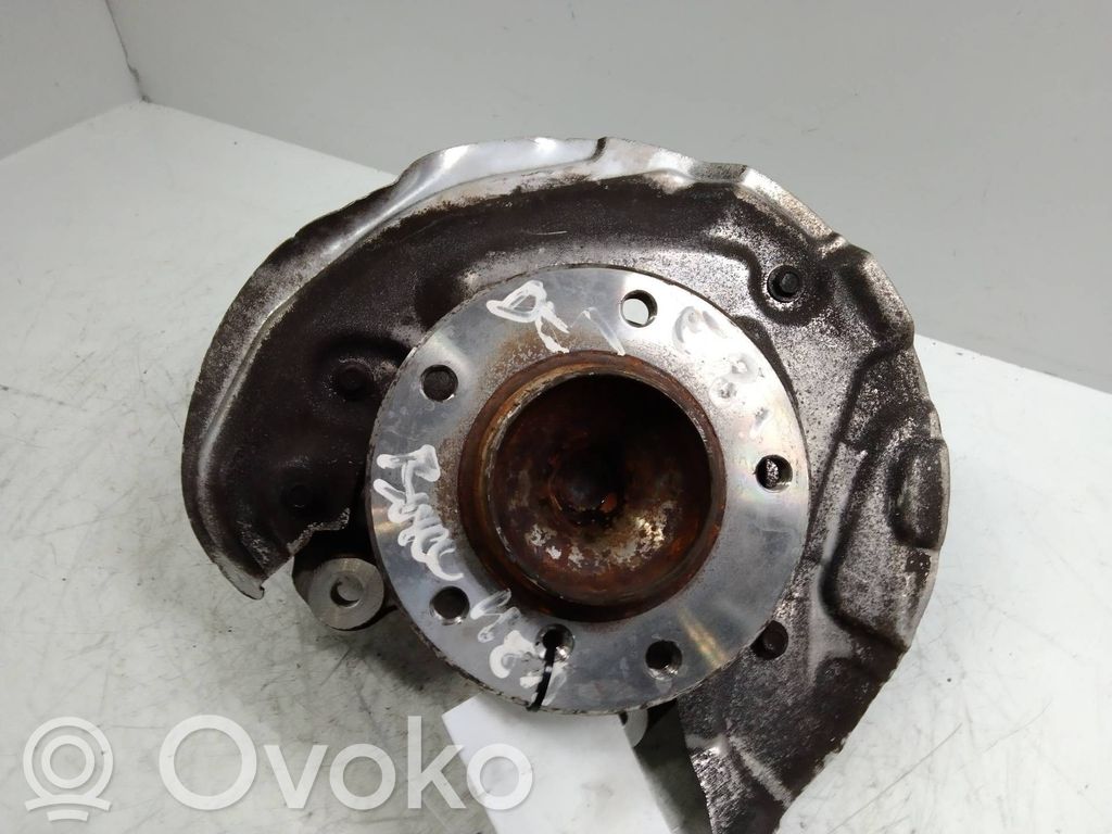 Front wheel hub spindle knuckle