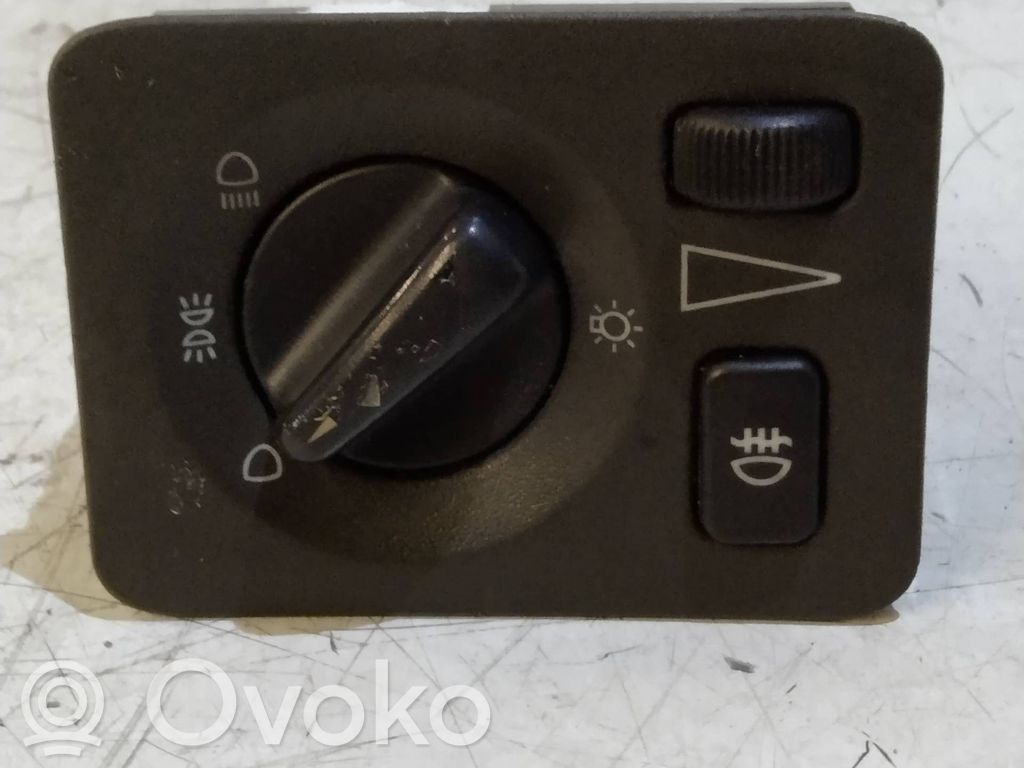 Interruptor de control del panel de luces   758173