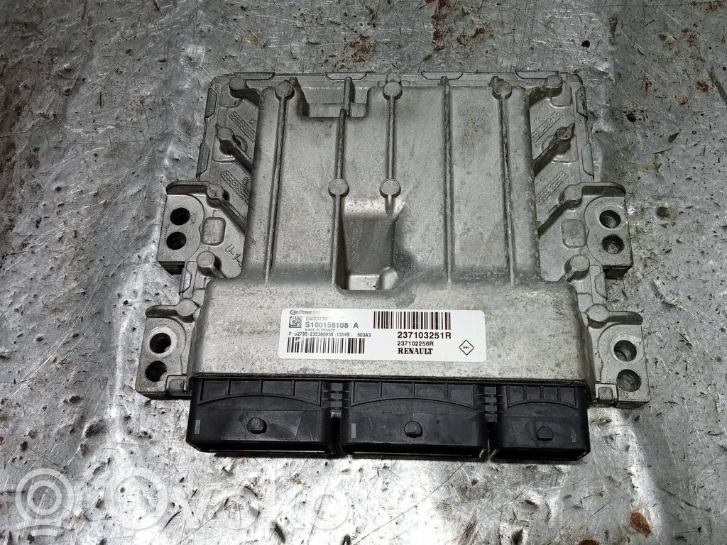 Renault Megane III Engine control unit/module 