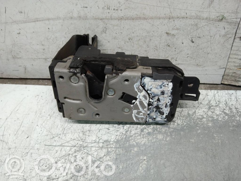 Opel Tigra B Moteur de verrouillage porte avant 