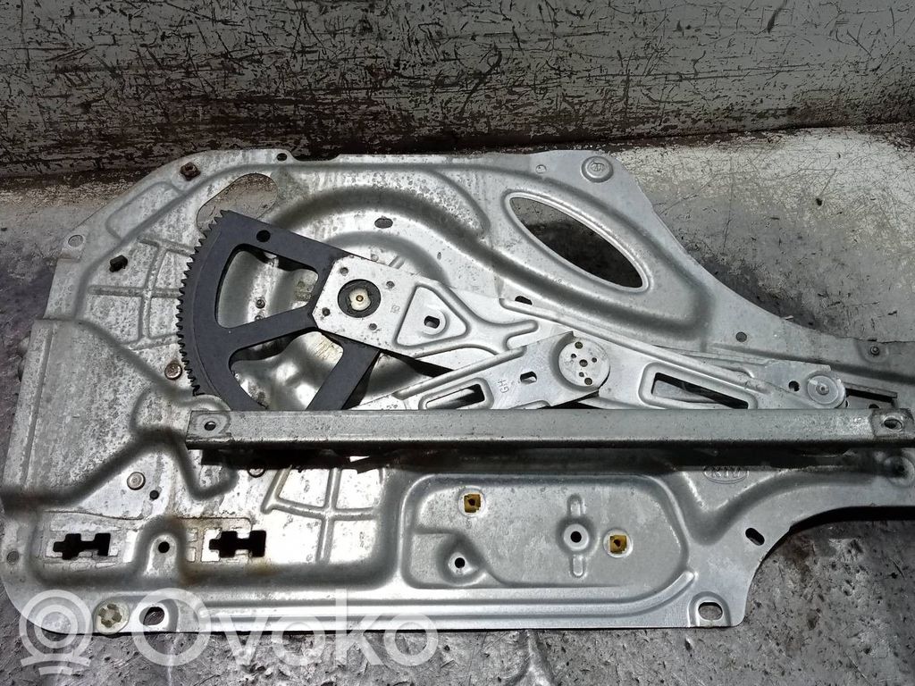 KIA Opirus Mecanismo para subir la puerta trasera sin motor 