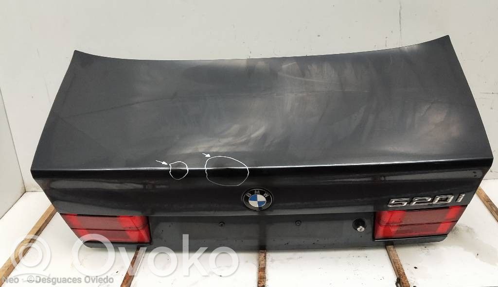 Parcel shelf