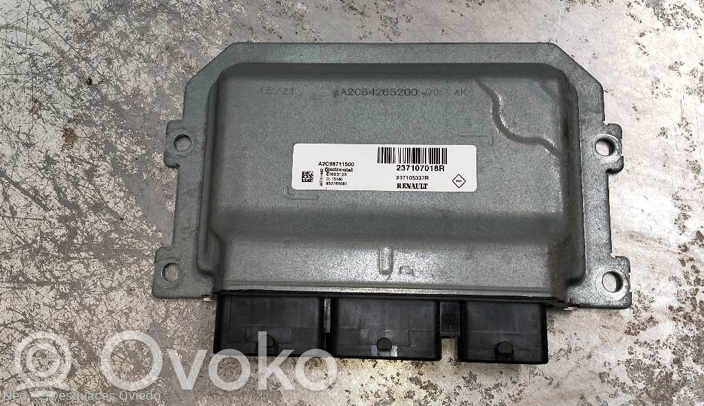Renault Clio III Engine control unit/module 