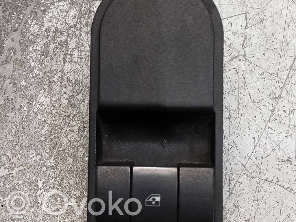 Electric window control switch   13183675