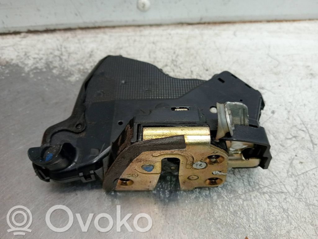Bloķēt motoru   3P
