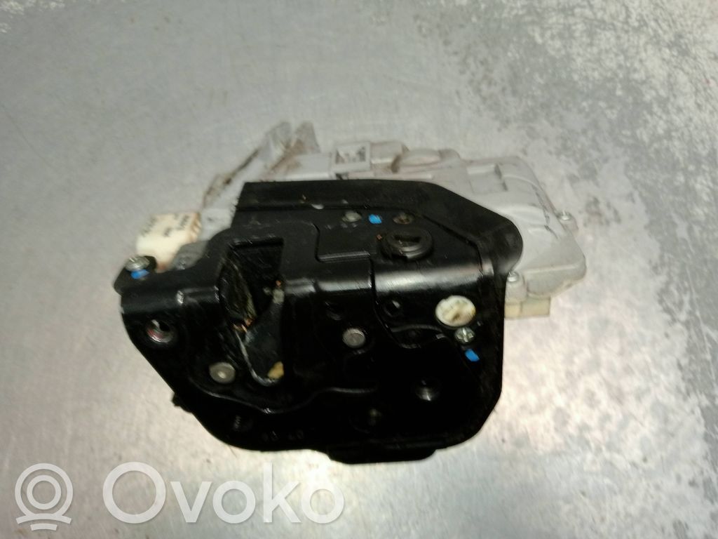 Motor de cierre de puerta trasera   4F0839016